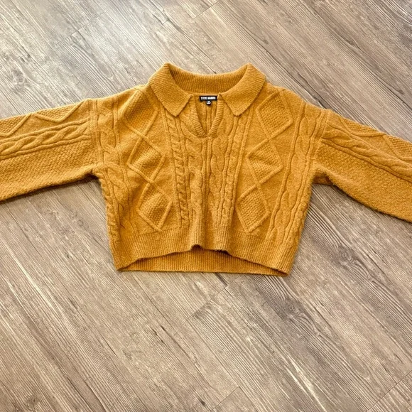 Steve Madden Women’s Knit Mustard Yellow Color Crop Sweater with Collar Size M - Picture 3 of 9